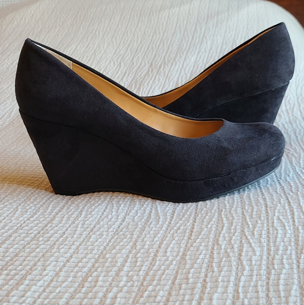 A.N.A  wedges